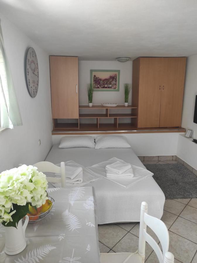 Studio Apartment Petrov Sibenik Exterior photo