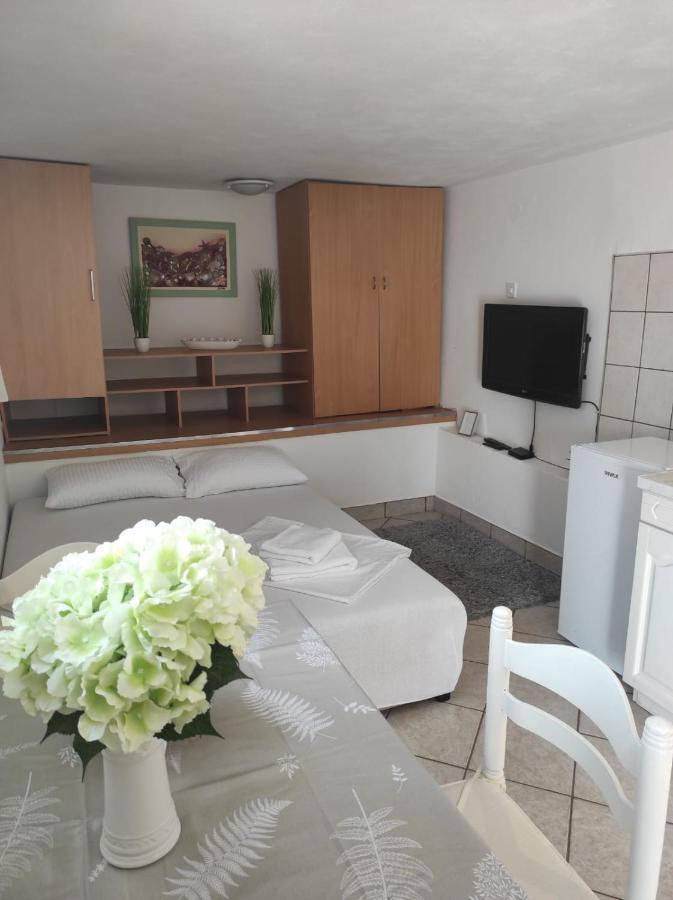 Studio Apartment Petrov Sibenik Exterior photo